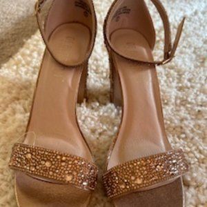 NEW WITH BOX!  ROSEGOLD 4 INCH HEELS, SIZE 7, DE BLOSSOM COLLECTION / CELINA 29A